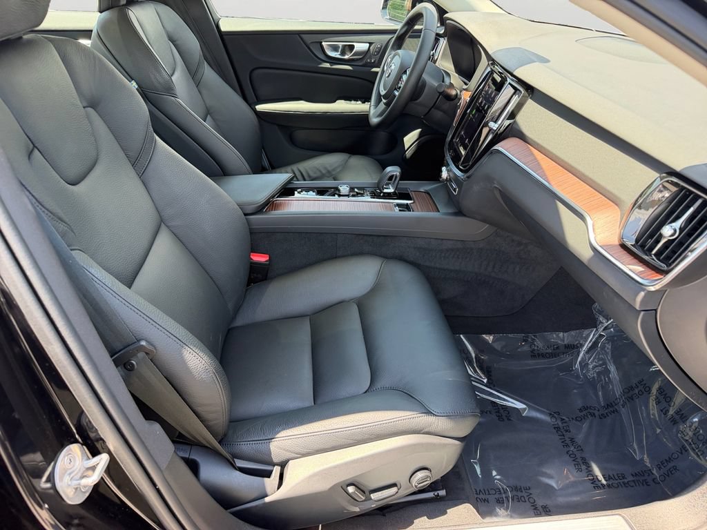 Certified 2024 Volvo S60 B5 Plus w/ Climate Package AWD/4WD image 8