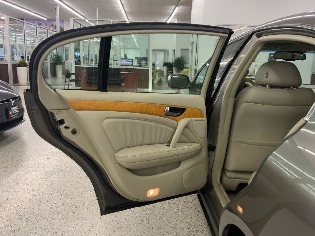 Used 2004 INFINITI Q45 Luxury RWD image 32