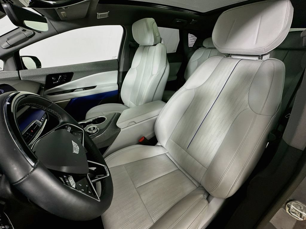 Certified 2025 Cadillac Optiq Sport 2 AWD/4WD image 26