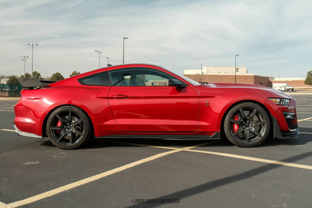 Used 2020 Ford Mustang Shelby GT500 w/ Carbon Fiber Track Pack image 9