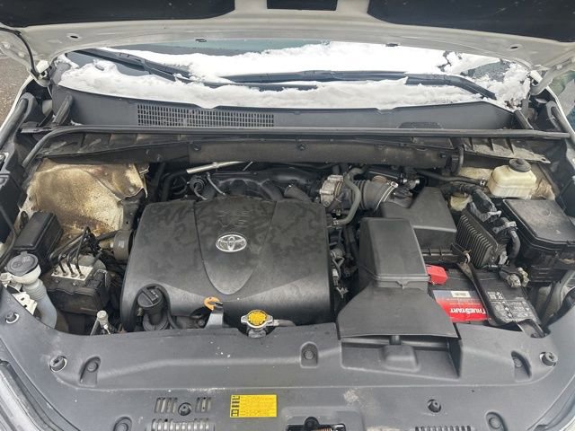 Used 2017 Toyota Highlander Limited AWD/4WD image 25