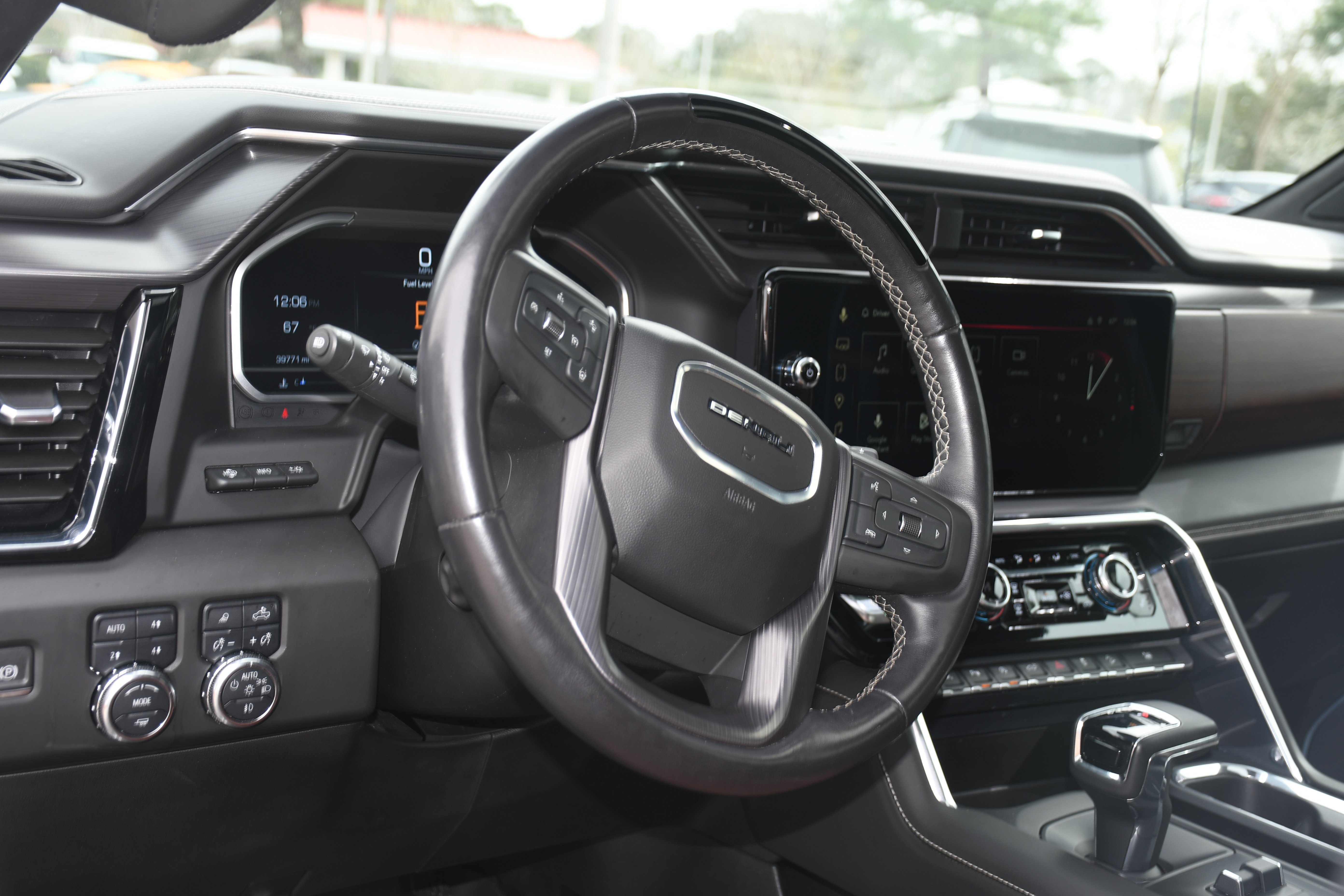 Used 2024 GMC Sierra 1500 Denali Ultimate AWD/4WD image 9
