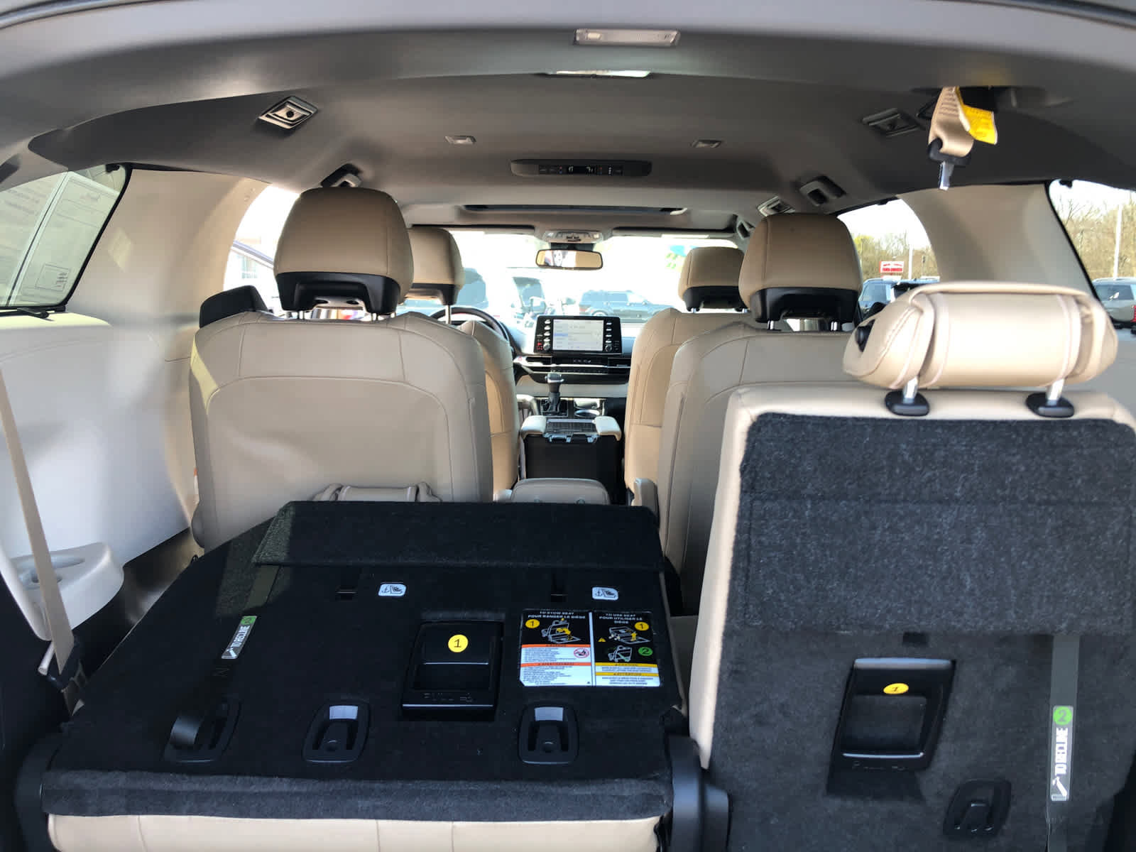 Used 2024 Toyota Sienna Limited image 33