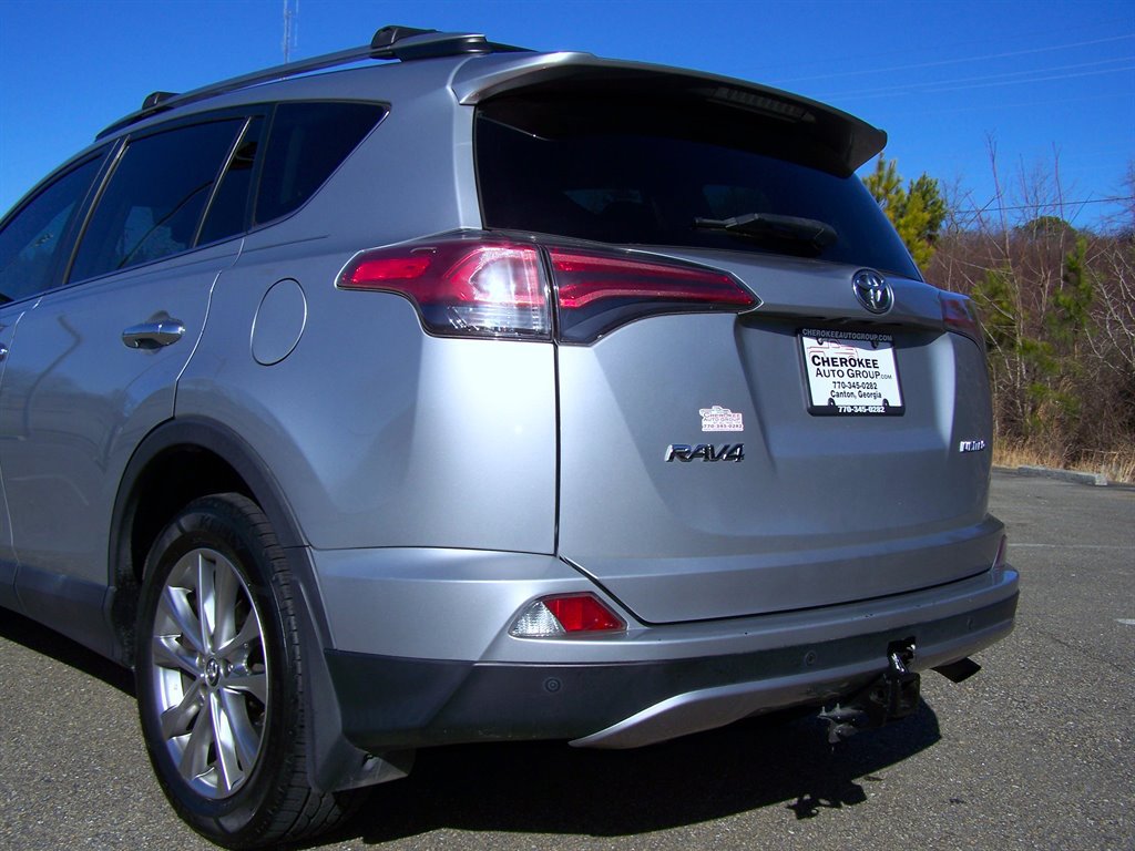 Used 2018 Toyota RAV4 Limited FWD image 26