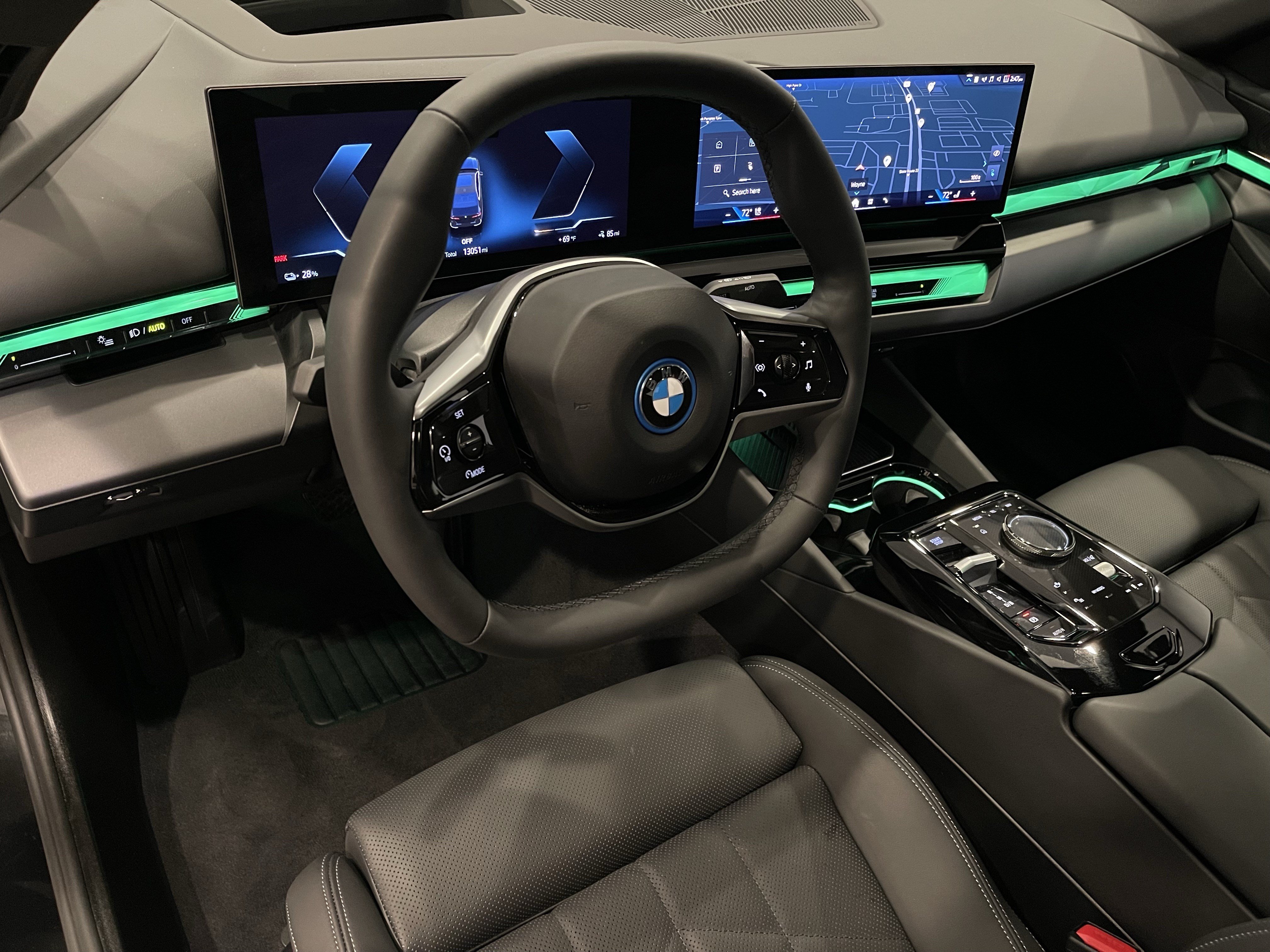 Used 2024 BMW i5 eDrive40i w/ Premium Package RWD image 13