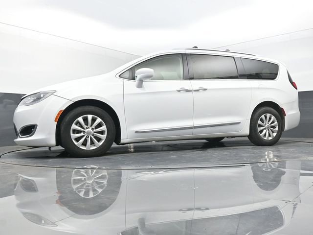 Used 2019 Chrysler Pacifica Touring-L FWD image 33