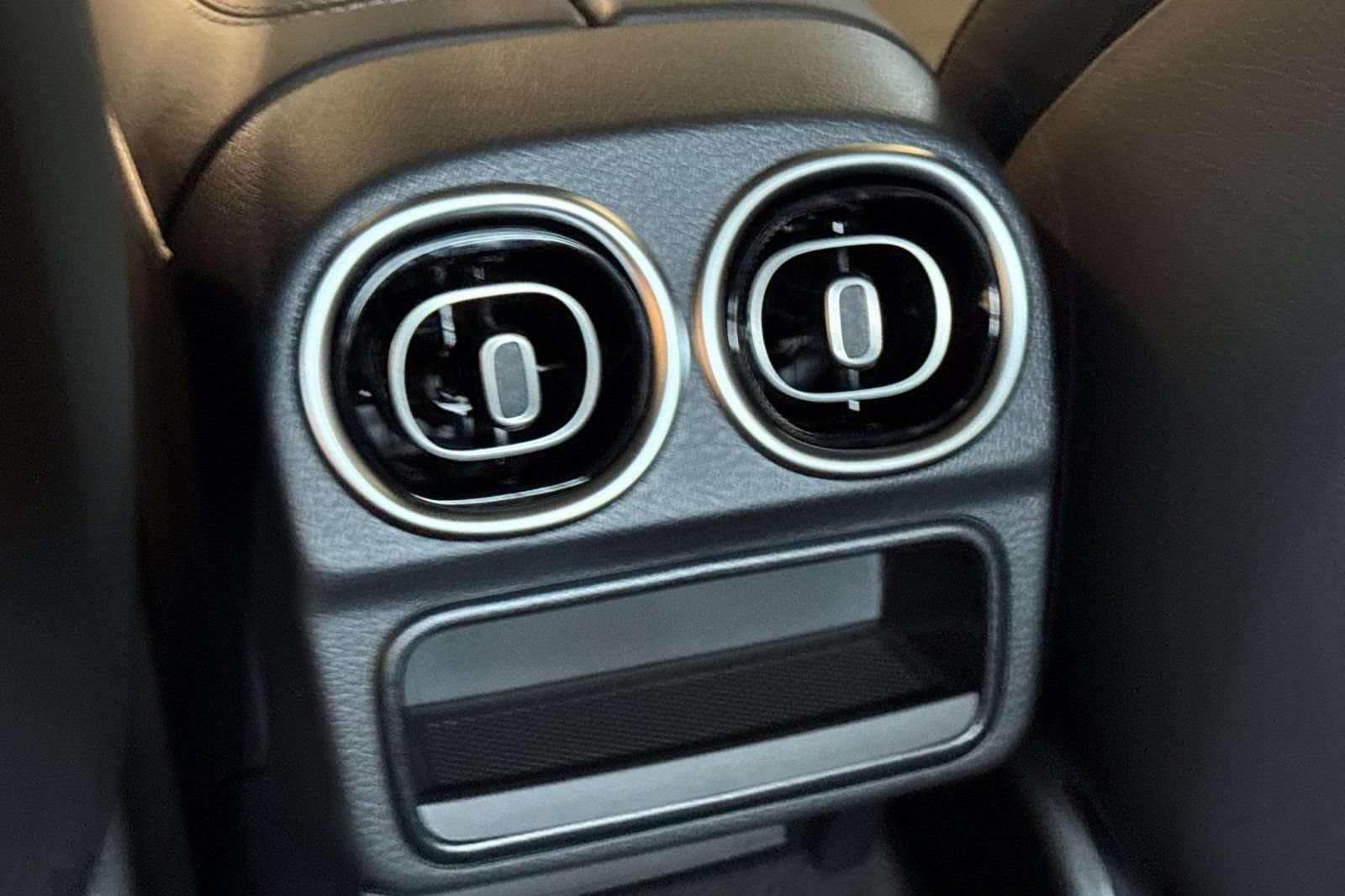 Used 2025 Mercedes-Benz C 300 4MATIC Sedan image 15