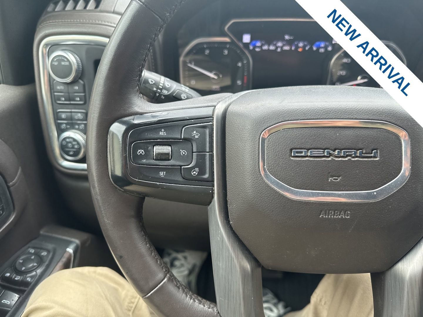 Used 2020 GMC Sierra 2500 Denali w/ Denali Ultimate Package AWD/4WD image 21