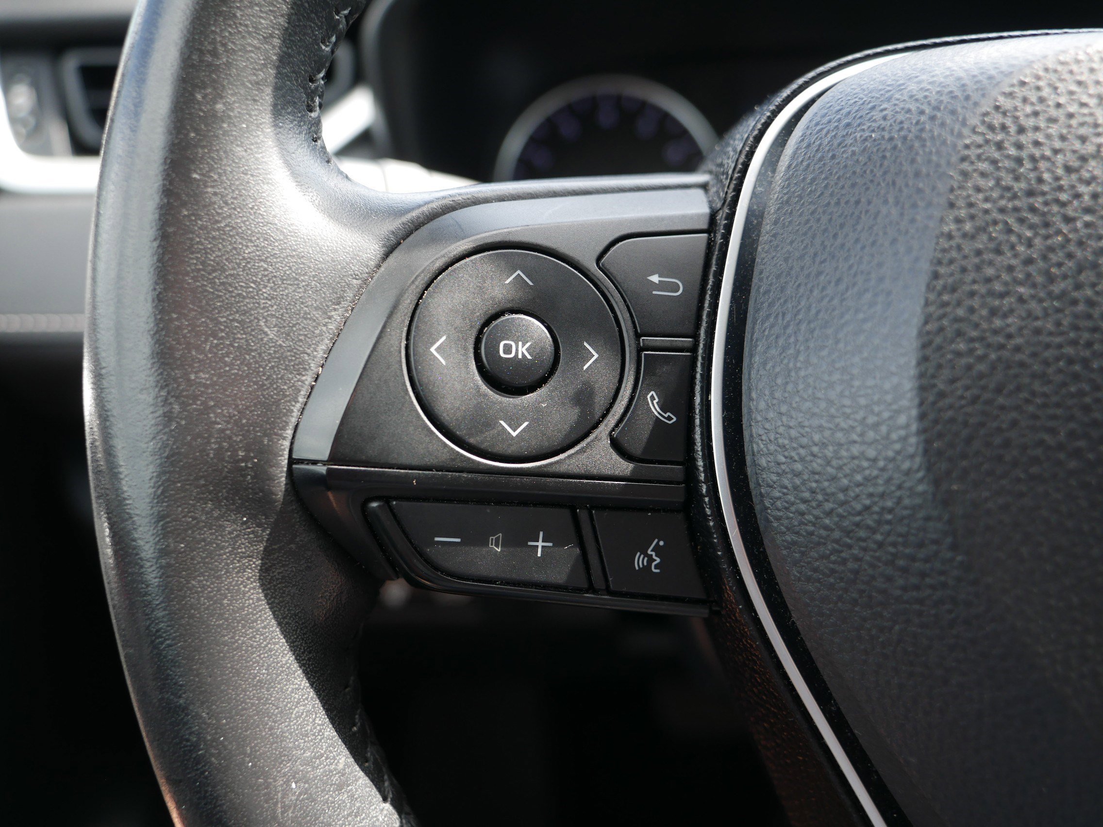 Used 2019 Toyota RAV4 XLE image 31