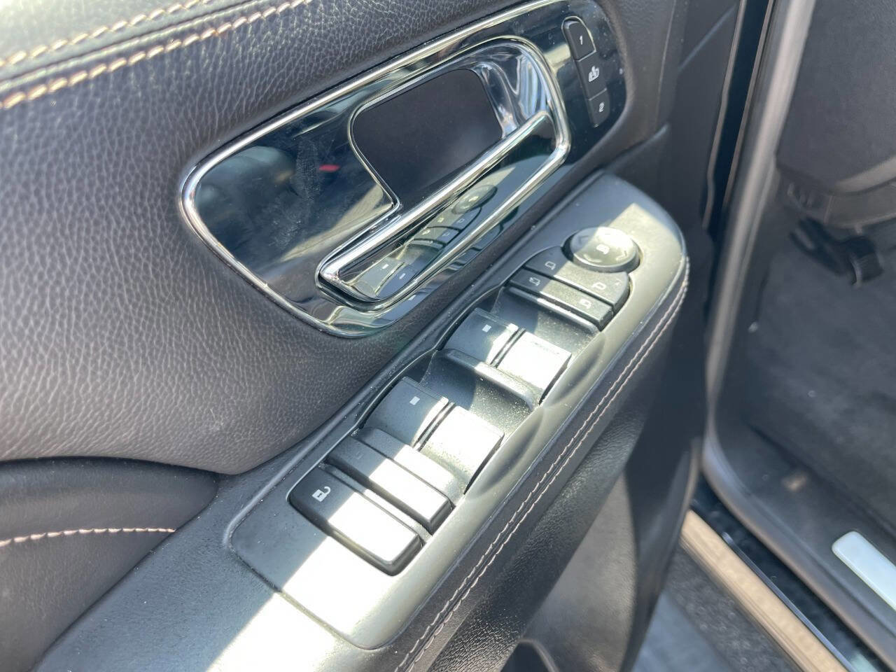 Used 2014 Cadillac Escalade Platinum image 19