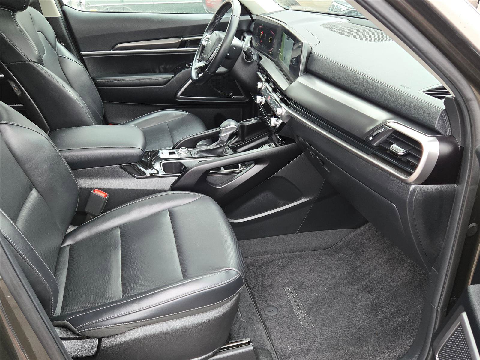 Used 2024 Kia Telluride S w/ S Sunroof Package image 4