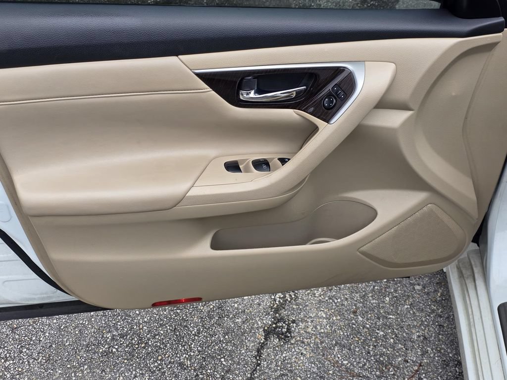 Used 2015 Nissan Altima 2.5 SL w/ Moonroof Package FWD image 26