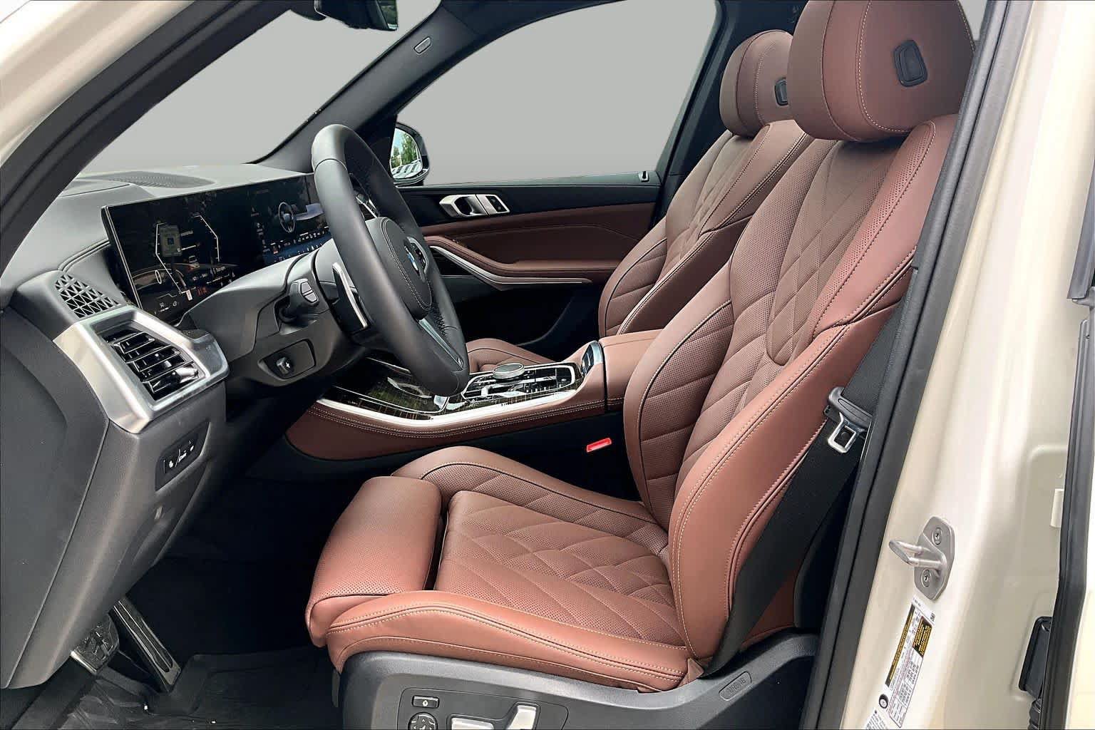 Used 2026 BMW X5 sDrive40i w/ M Sport Package RWD image 7