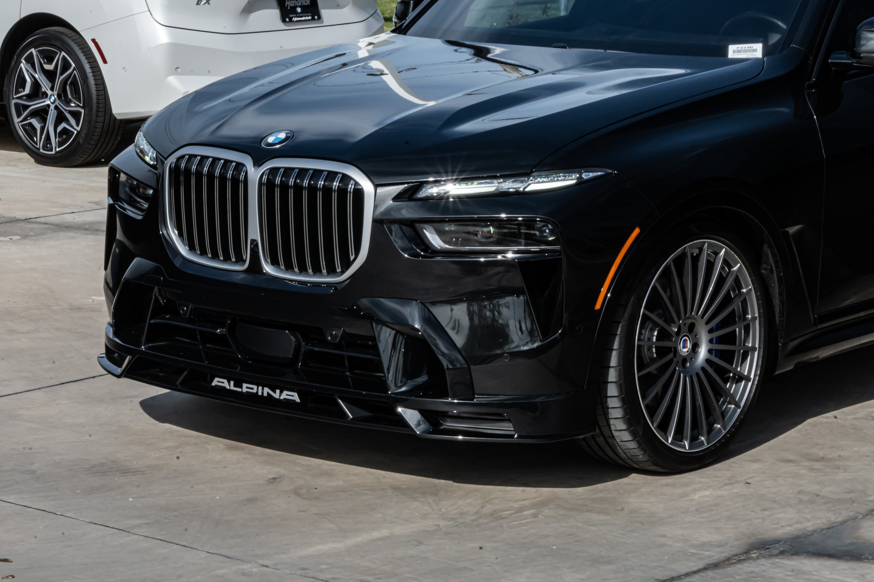 Used 2025 BMW ALPINA XB7 AWD/4WD image 46