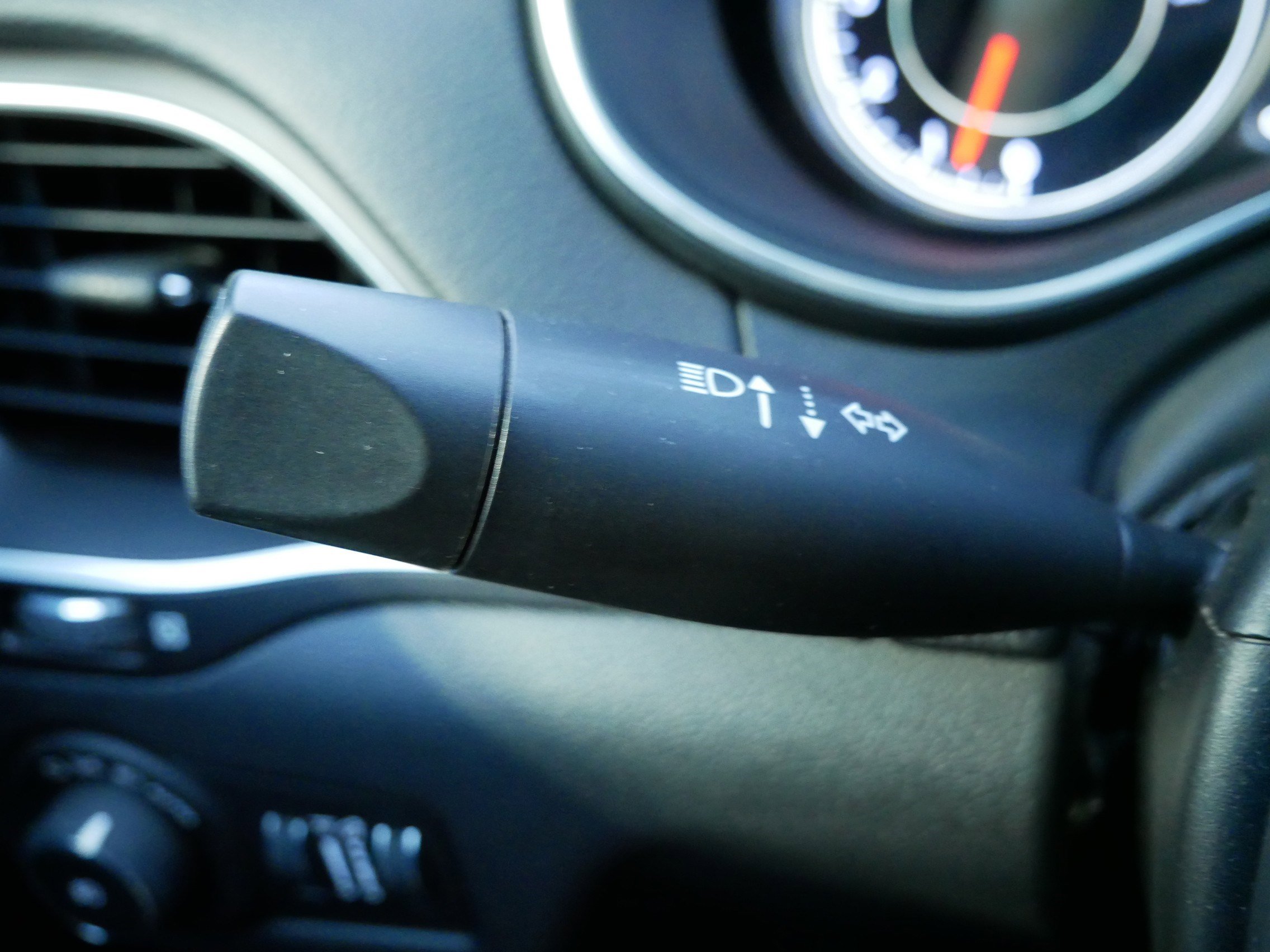 Used 2019 Jeep Cherokee Trailhawk w/ Cold Weather Group image 23