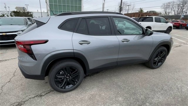 New 2026 Chevrolet Trax ACTIV w/ Sunroof Package image 2