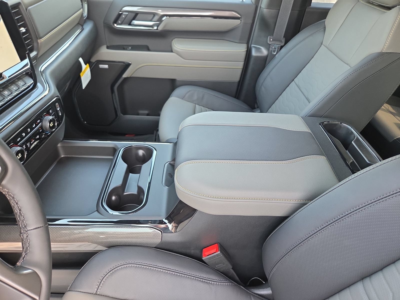 New 2026 Chevrolet Silverado 2500 ZR2 w/ LPO, Dark Essentials Package AWD/4WD image 23