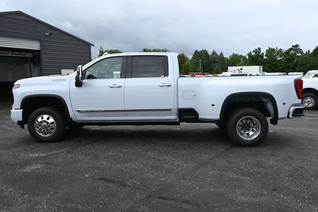 New 2026 Chevrolet Silverado 3500 High Country w/ High Country Premium Package AWD/4WD image 8
