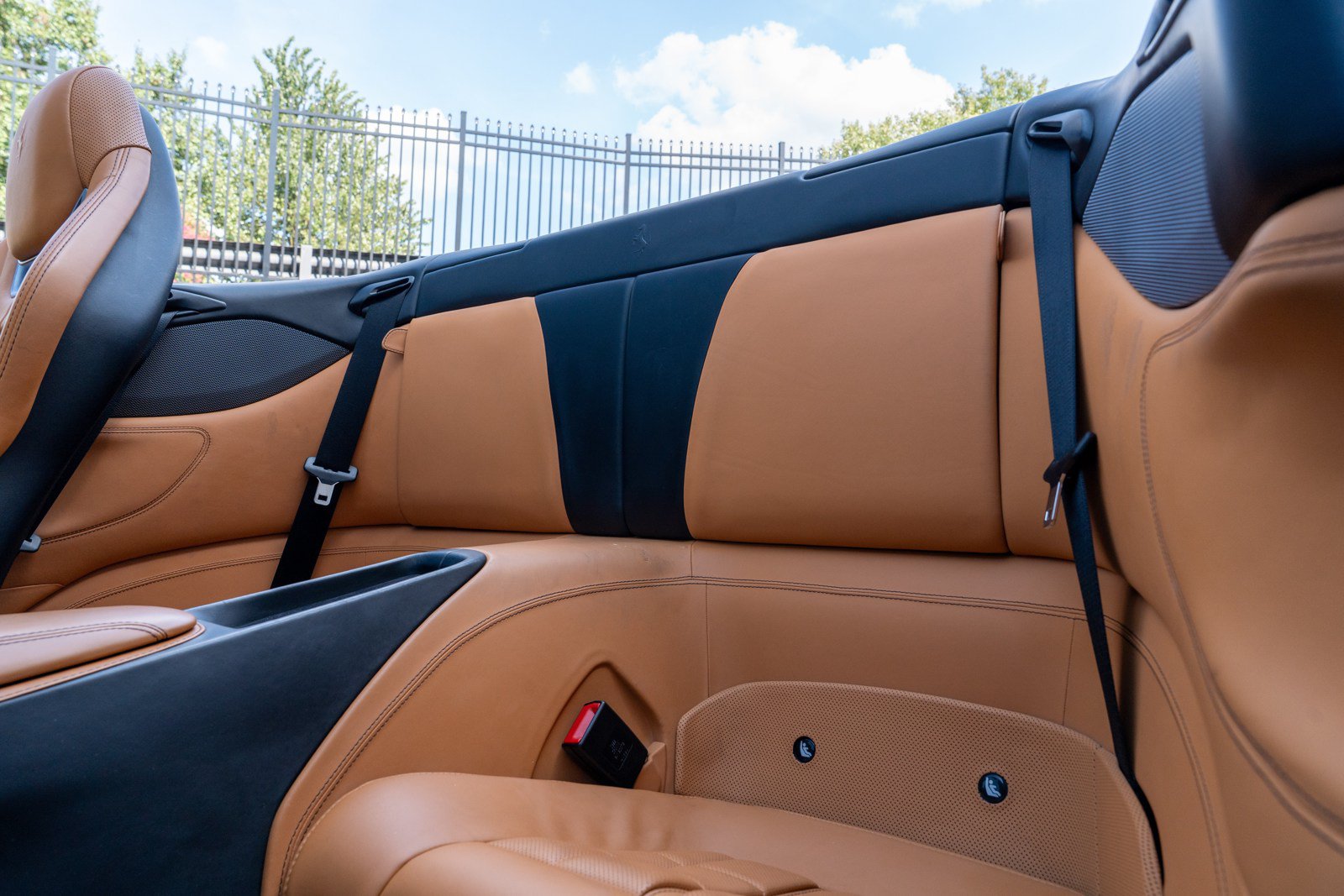 Used 2019 Ferrari Portofino RWD image 45