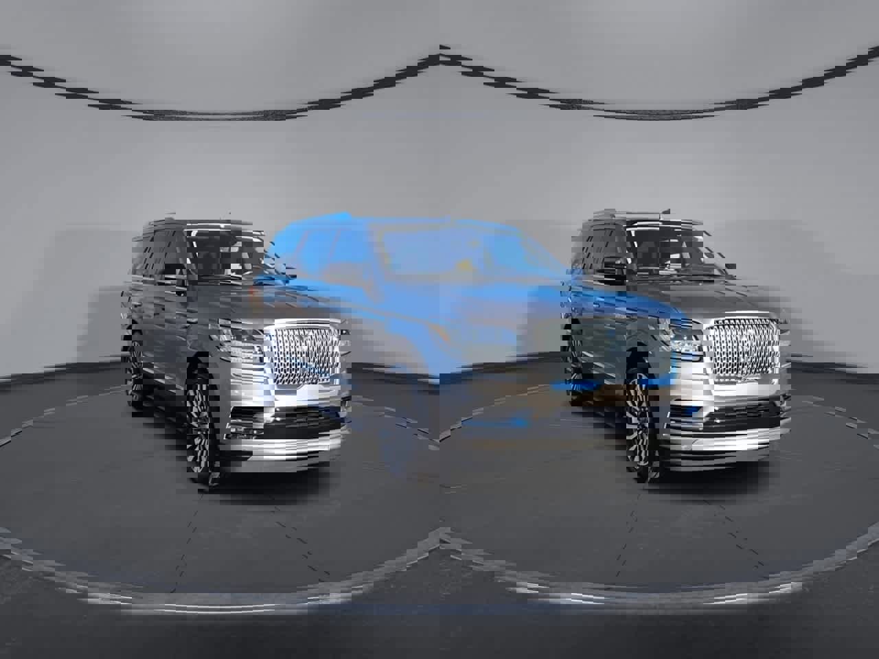 Used 2019 Lincoln Navigator Reserve image 2