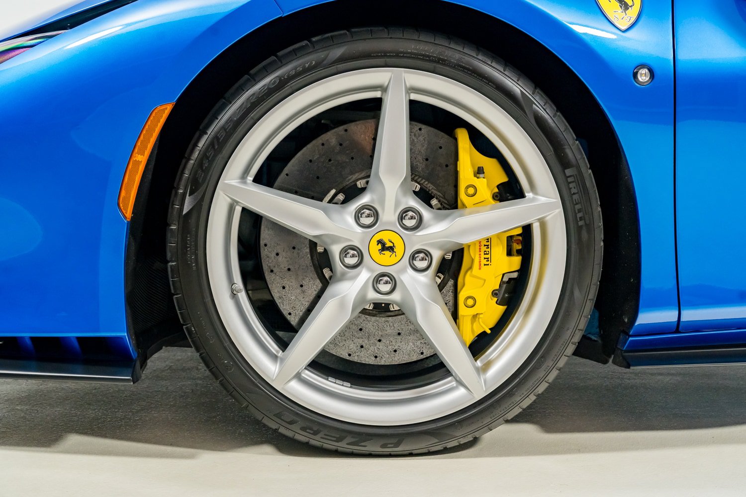 Certified 2022 Ferrari F8 Tributo RWD image 12