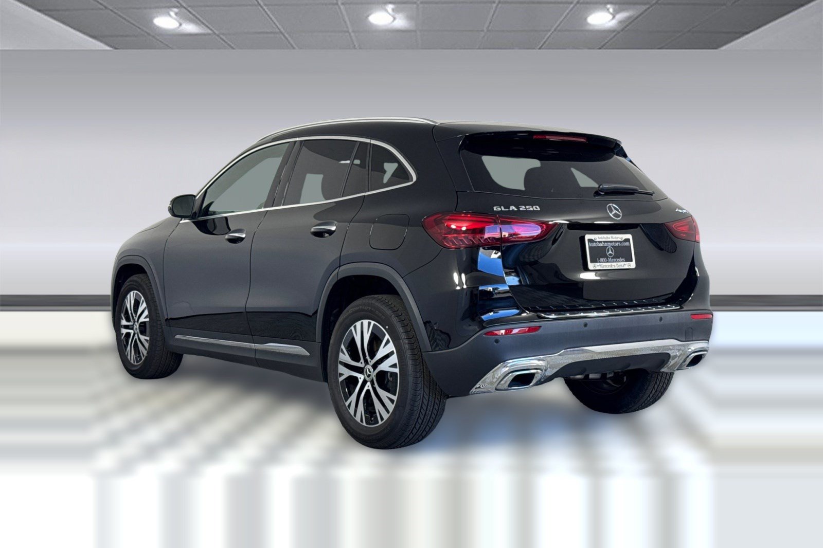 New 2025 Mercedes-Benz GLA 250 4MATIC image 3