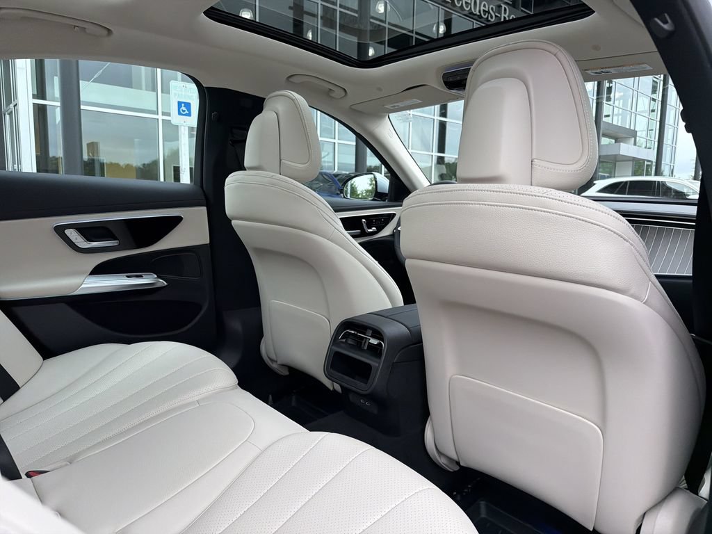 New 2026 Mercedes-Benz E 350 4MATIC Sedan image 17