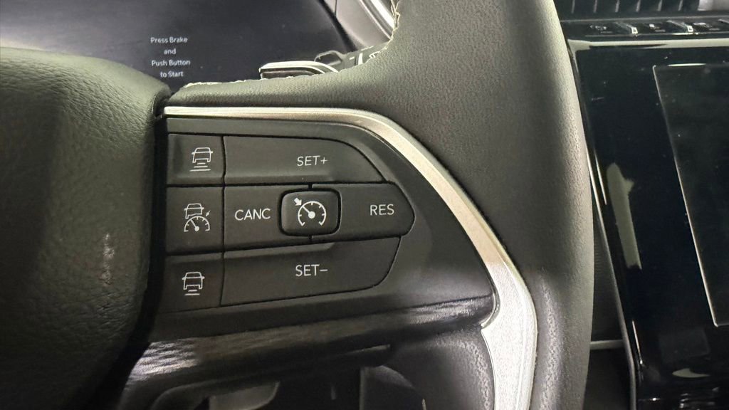 Used 2024 Jeep Grand Cherokee L Altitude AWD/4WD image 21