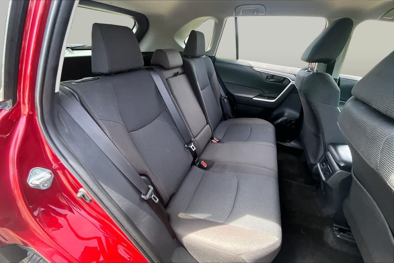 Used 2025 Toyota RAV4 LE AWD/4WD image 20