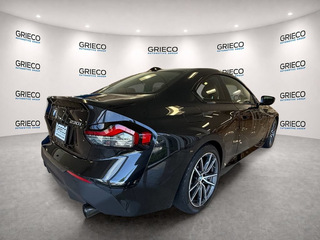 Used 2023 BMW 230i Coupe w/ Convenience Package RWD image 7