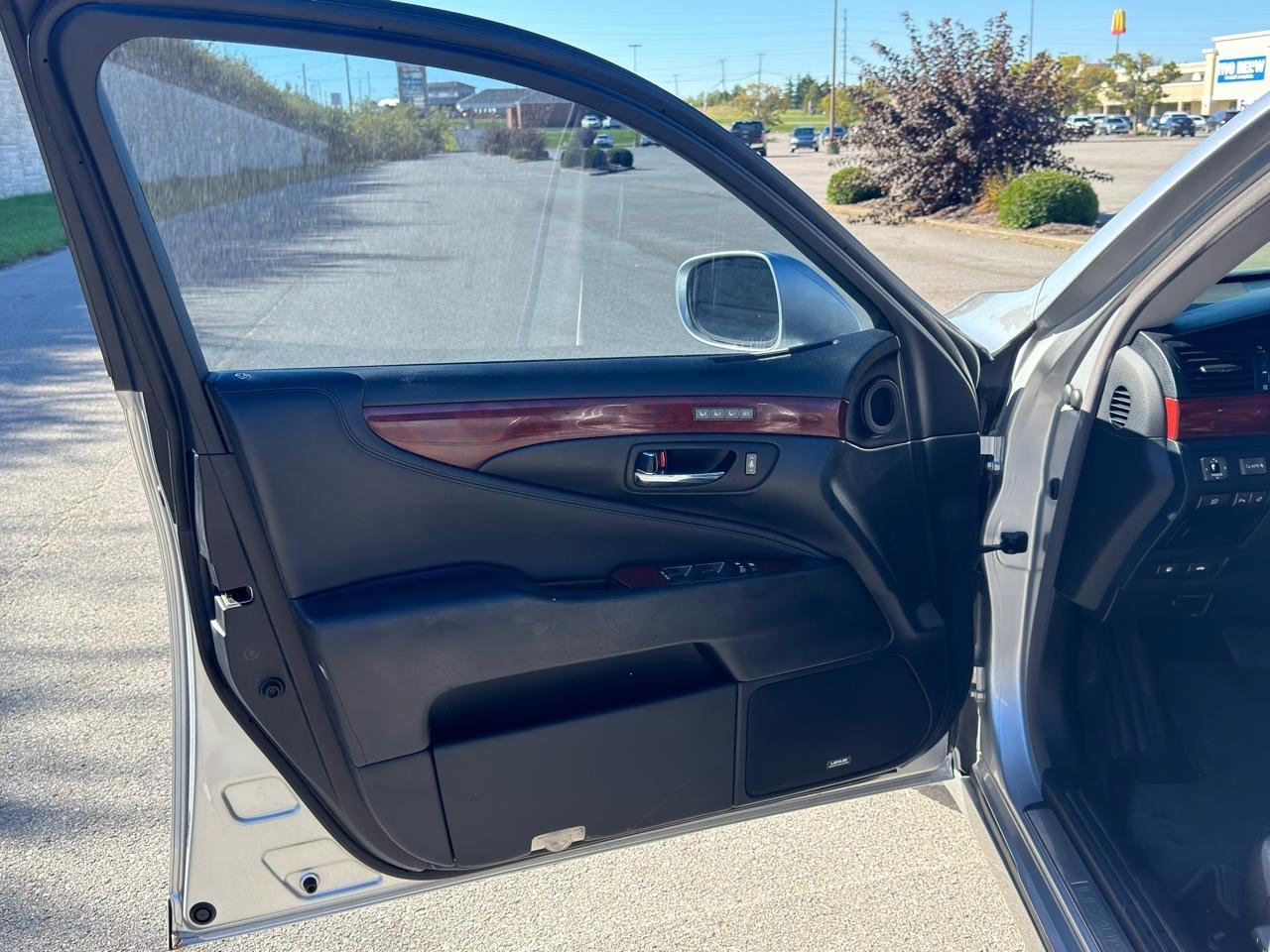 Used 2007 Lexus LS 460 RWD image 14