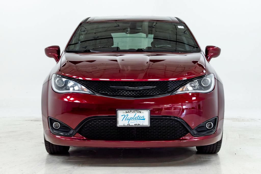 Used 2019 Chrysler Pacifica Touring Plus w/ S Appearance Package FWD image 4