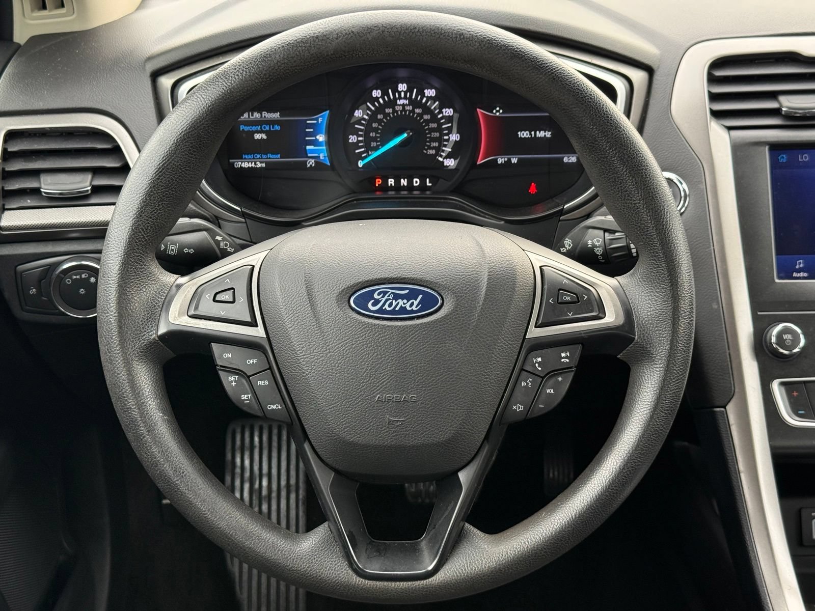 Used 2020 Ford Fusion SE FWD image 26