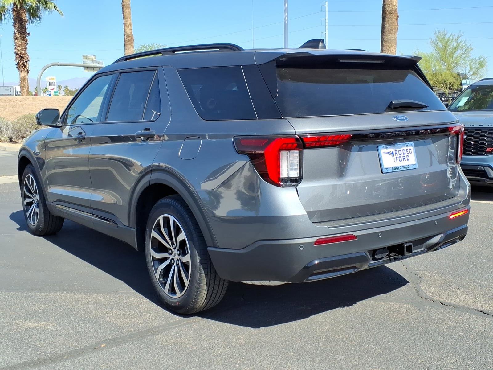 New 2026 Ford Explorer ST-Line RWD image 3