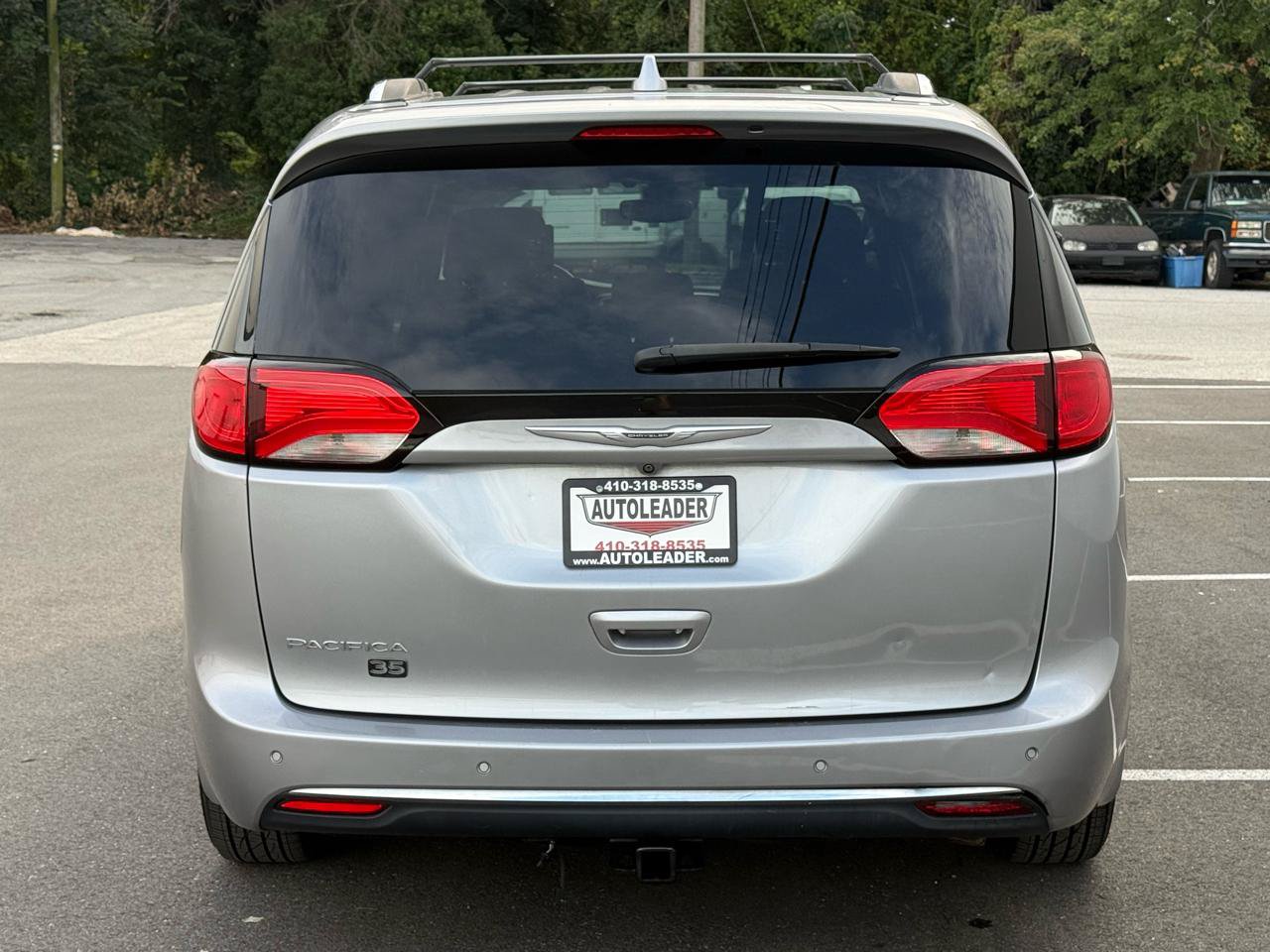 Used 2019 Chrysler Pacifica Touring-L FWD image 10