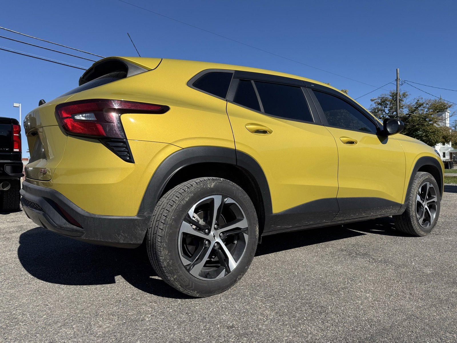 Used 2024 Chevrolet Trax RS w/ Sunroof Package image 7