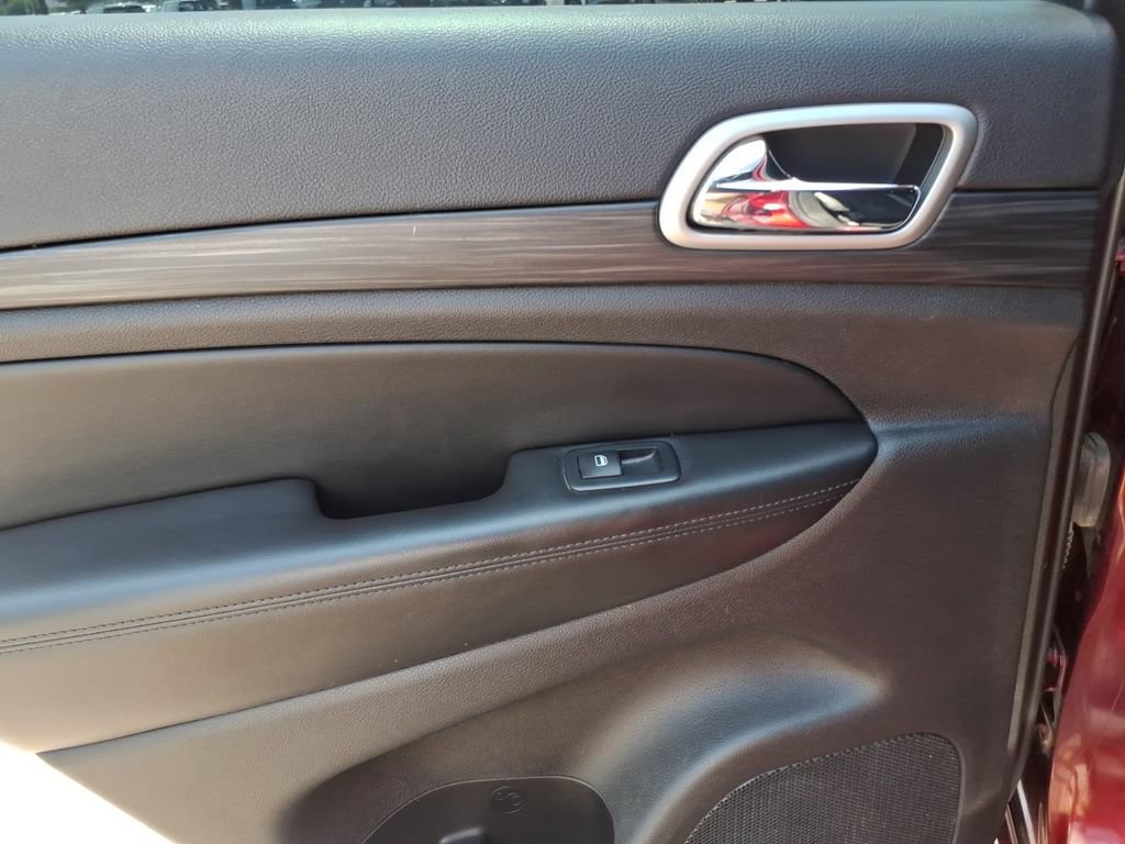 Used 2020 Jeep Grand Cherokee Altitude RWD image 10