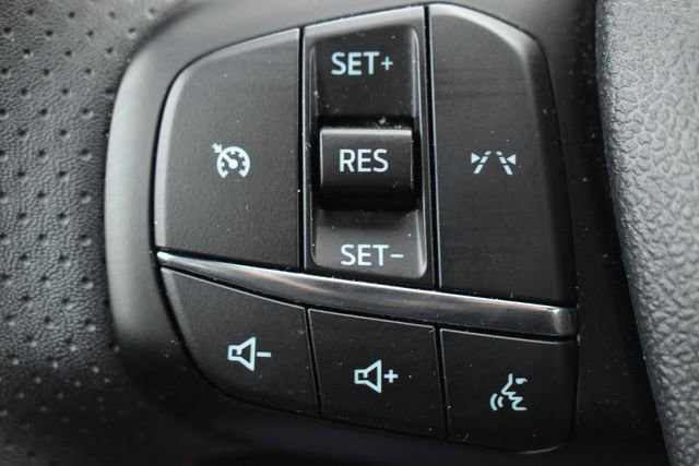 Used 2025 Ford Escape ST-Line image 24