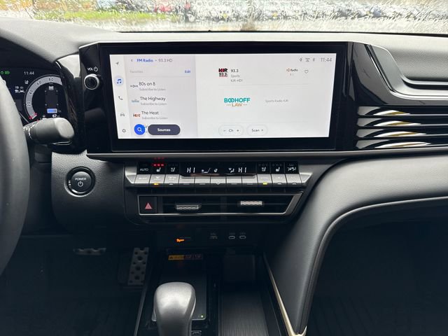 Used 2025 Toyota Camry XSE w/ Premium Package image 27