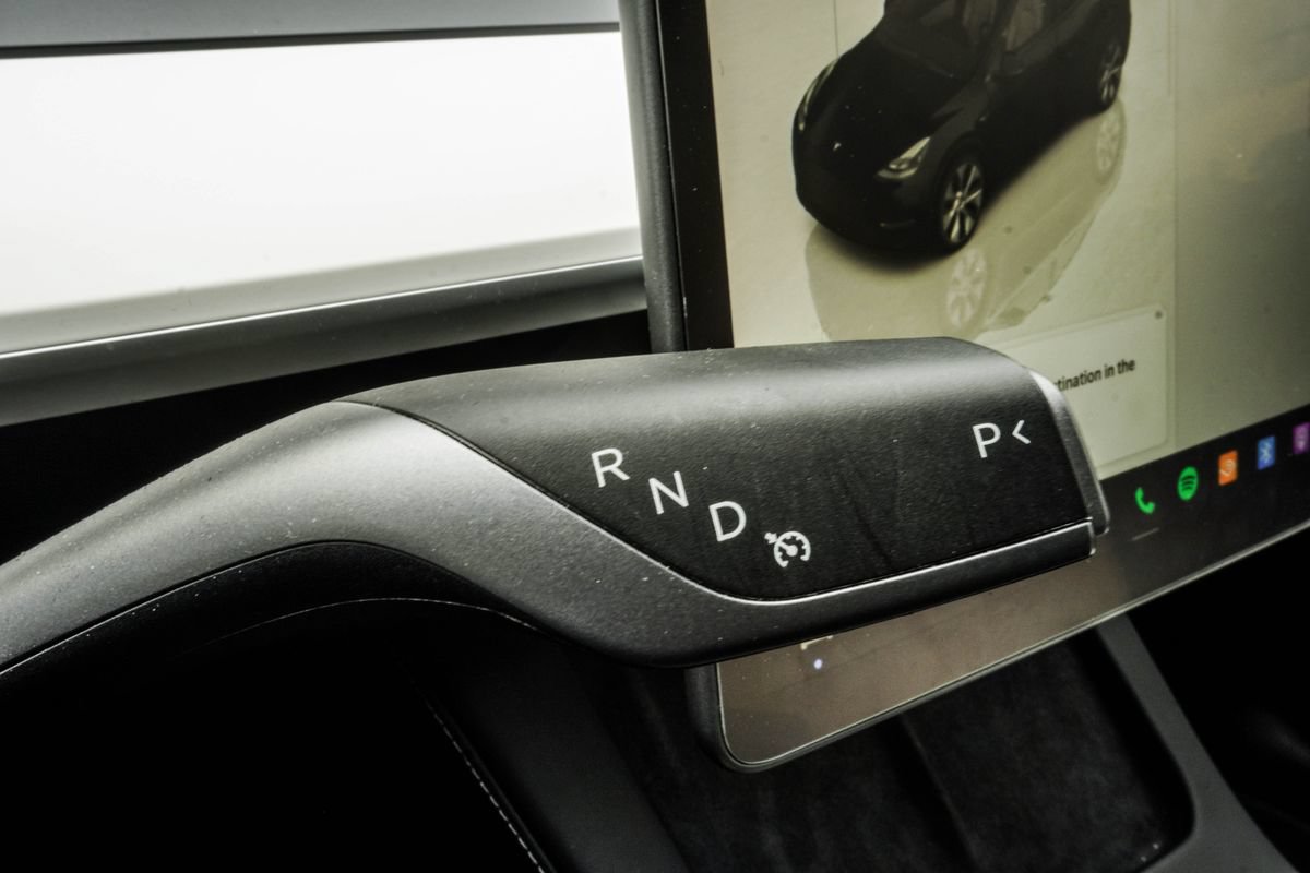 Used 2024 Tesla Model Y Long Range AWD/4WD image 28