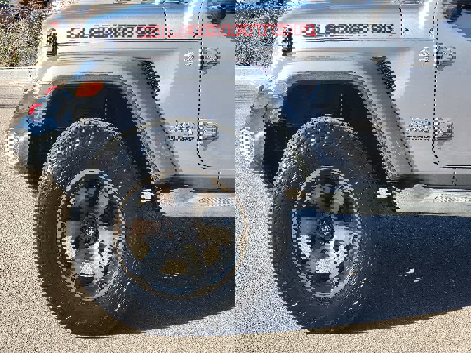 Used 2020 Jeep Gladiator Overland image 10