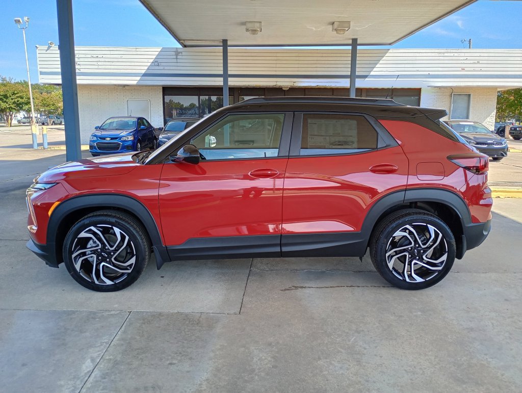 New 2026 Chevrolet TrailBlazer RS w/ Convenience Package FWD image 2