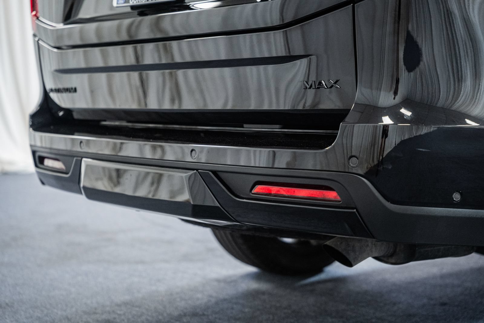 Used 2025 Ford Expedition Max Platinum w/ Stealth Appearance Package AWD/4WD image 11