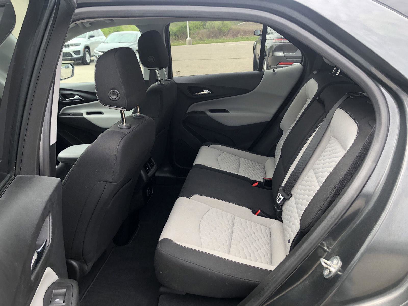 Used 2019 Chevrolet Equinox LS w/ LS Convenience Package FWD image 10