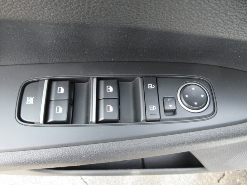 Used 2024 Kia Forte LXS image 10