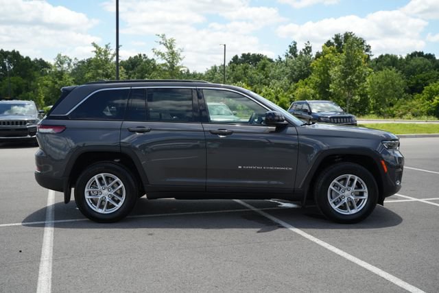New 2026 Jeep Grand Cherokee Laredo w/ Trailer Tow Package AWD/4WD image 8