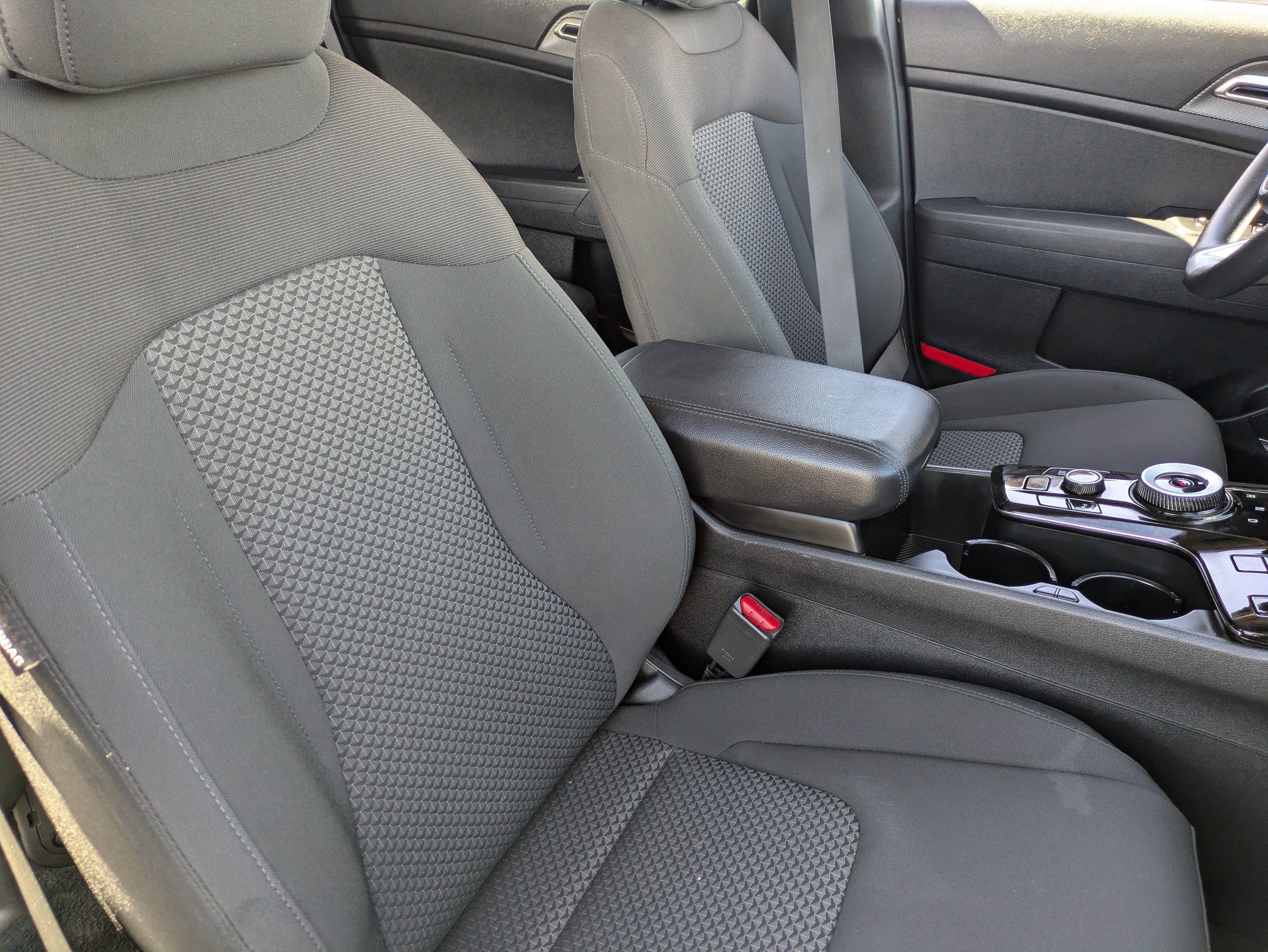 Used 2023 Kia Sportage LX image 11