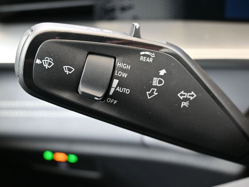 New 2026 Volkswagen Tiguan SE R-Line image 28