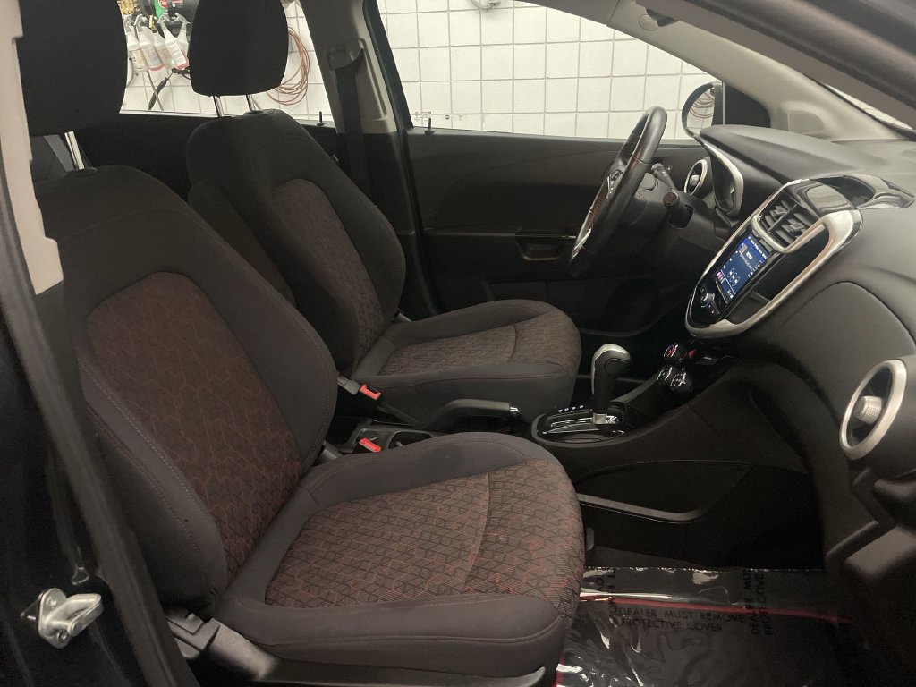 Used 2020 Chevrolet Sonic LT w/ Convenience Package FWD image 20