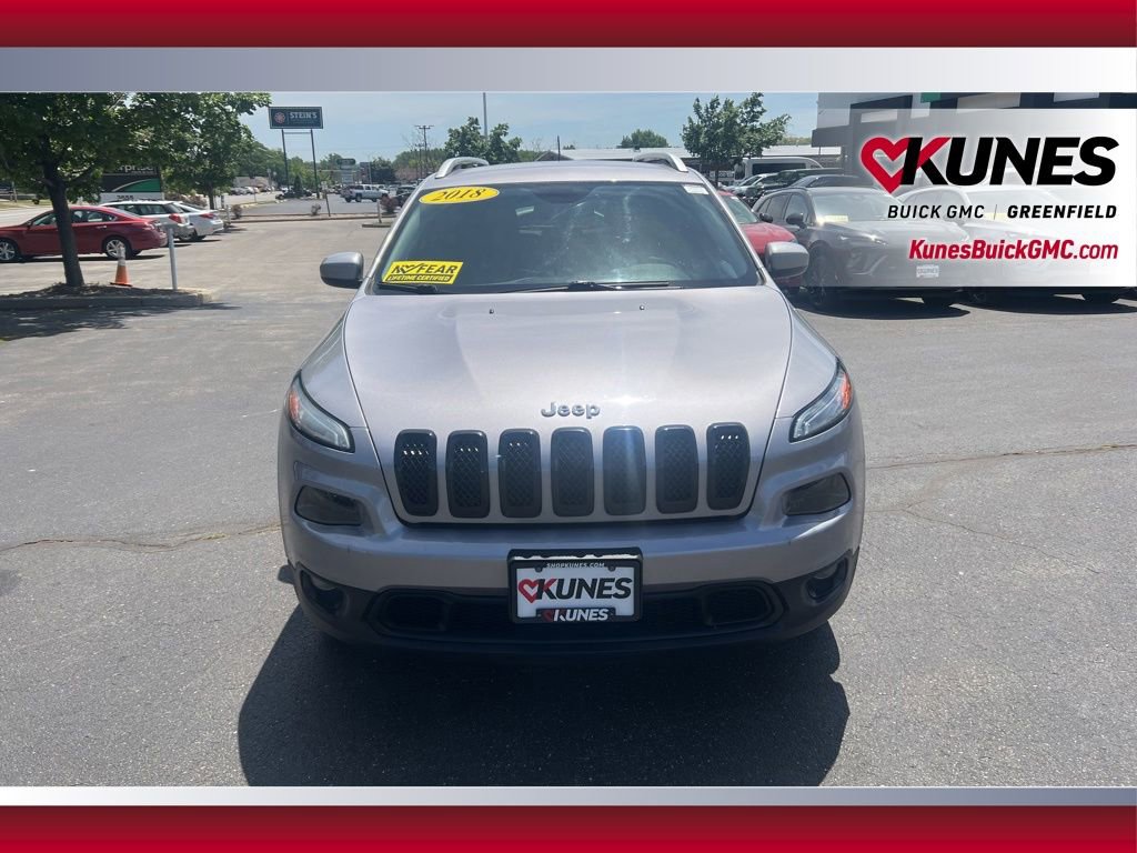 Used 2018 Jeep Cherokee Latitude w/ Safety Group AWD/4WD image 12